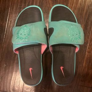 Nike Lebron 8 South Beach/Pre Heat Slides Size 15 Lebron James 487332 400